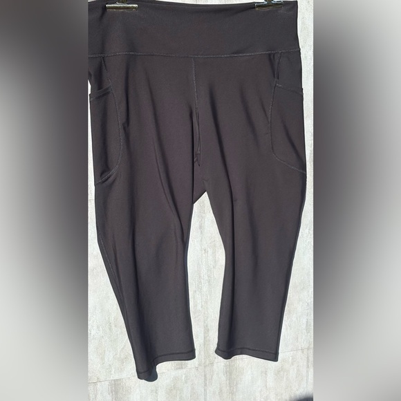 Comfortable and reliable exercise leggings - Picture 1 of 2